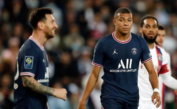 0 Ligue 1 Paris St Germain v Olympique Lyonnais